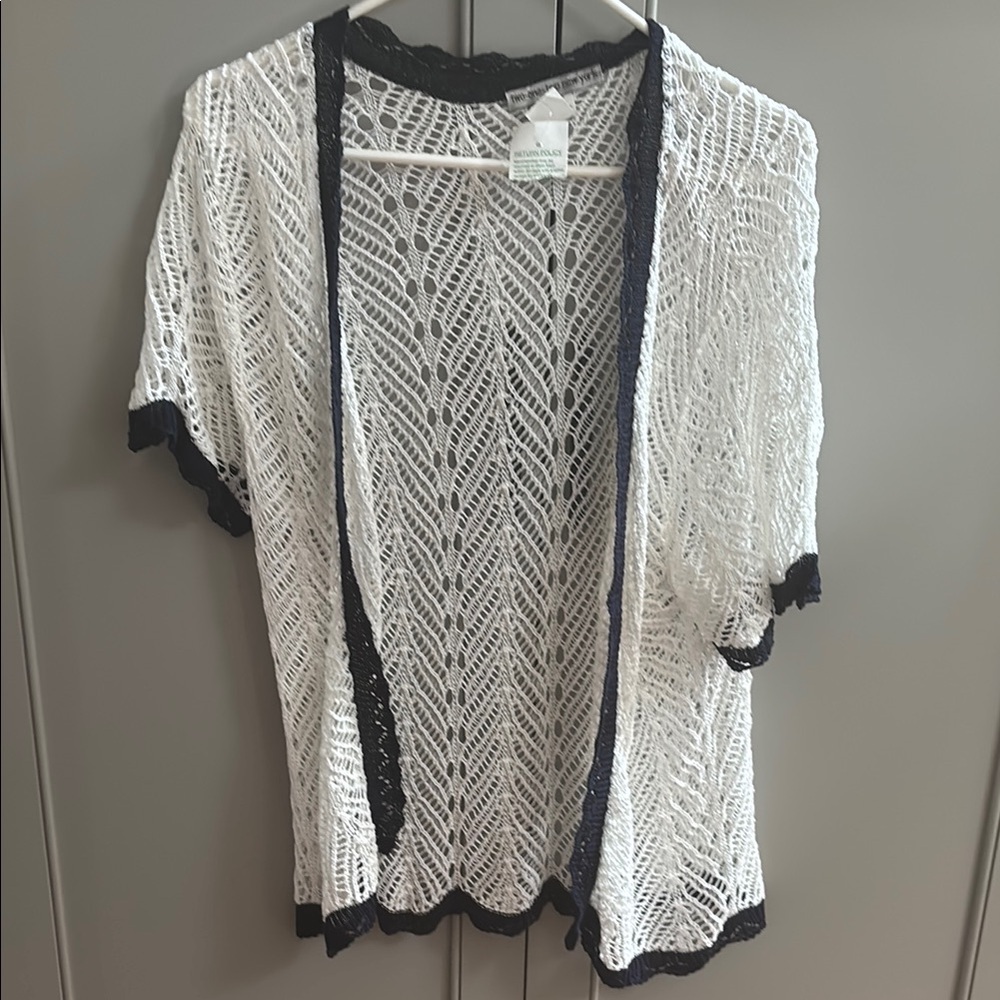 NWT Two One Two New York White and Navy Open Knit CardiganXl